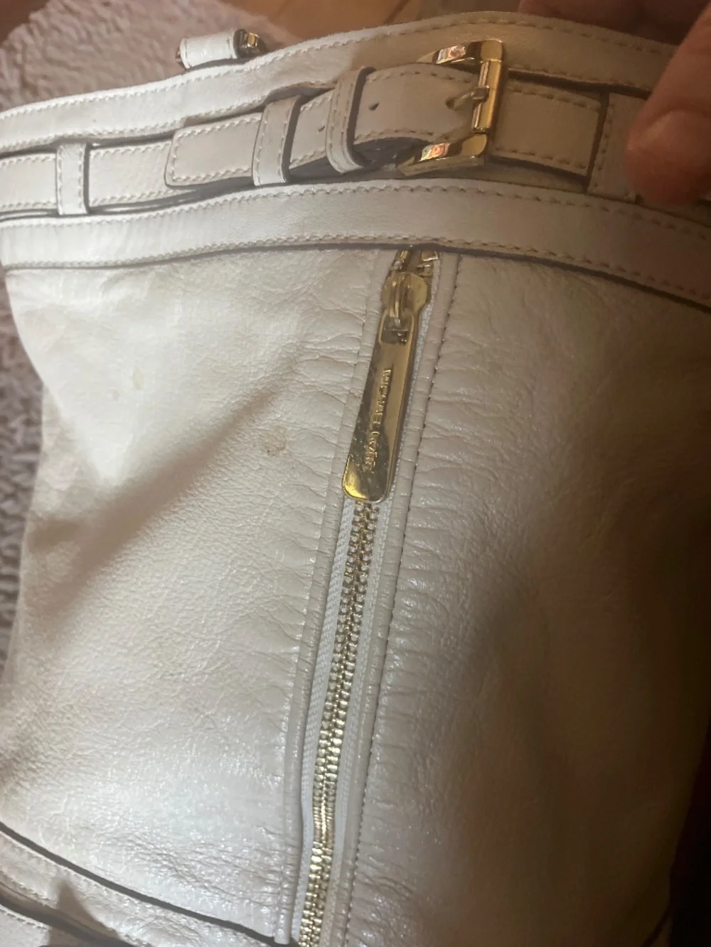 Michael Kors Kingsbury leather bucket tote off-white